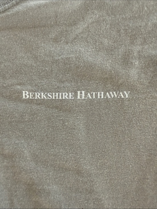 Berkshire Hathaway logo Hanes Men's XL Short Sleeve T-Shirt in Gray